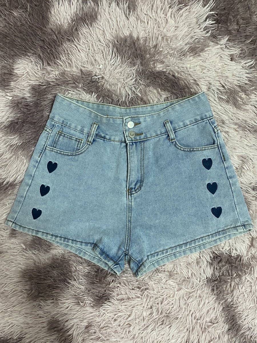second_clothc's tweet photo. กางเกงยีนส์ขาสั้นเอวสูง 
  🌱 L-XL ใส่ได้ 🌱 
ส่งต่อ 80 รวมส่งคับ
📦 DM // ใต้เม้น  คับ❤️
#ส่งต่อเสื้อผ้า #เสื้อผ้ามือสอง #เสื้อผ้ามือ2 #กางเกงมือหนึ่ง #ส่งต่อกางเกงยีนส์ #เสื้อผ้าราคาถูก #กางเกงยีนส์  #กางเกงขาสั้น https://t.co/f6C22QRkYf
