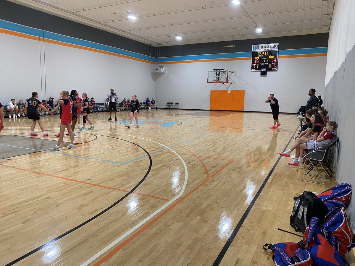 Legacy_HoopsAAU's tweet photo. The 8th grade Championship at our Hoops 4 Hope Summer Classic was a goodie! Both team came to compete with the MN Hoop Troop putting away in the end. Great work by both teams. ๐ฉท๐๐ค #LegacyHoops #Hoops4Hope #Family https://t.co/5ho269QWVb