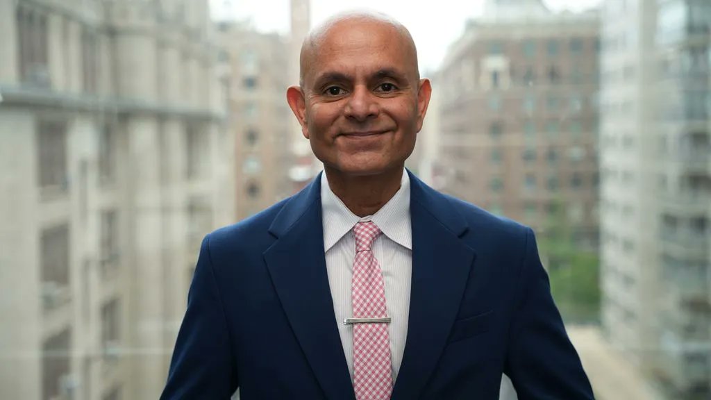 Hunter College (@hunter_college) on Twitter photo Congrats to Manoj Pardasani, officially named <a href="/Hunter_College/">Hunter College</a> Provost! “I am deeply honored to be named as the permanent provost and eager to continue working with our brilliant faculty, students, and staff as they make an impact on the world." —Pardasani
hunter.cuny.edu/news/manoj-par… Congrats to Manoj Pardasani, officially named <a href="/Hunter_College/">Hunter College</a> Provost! “I am deeply honored to be named as the permanent provost and eager to continue working with our brilliant faculty, students, and staff as they make an impact on the world." —Pardasani
hunter.cuny.edu/news/manoj-par…