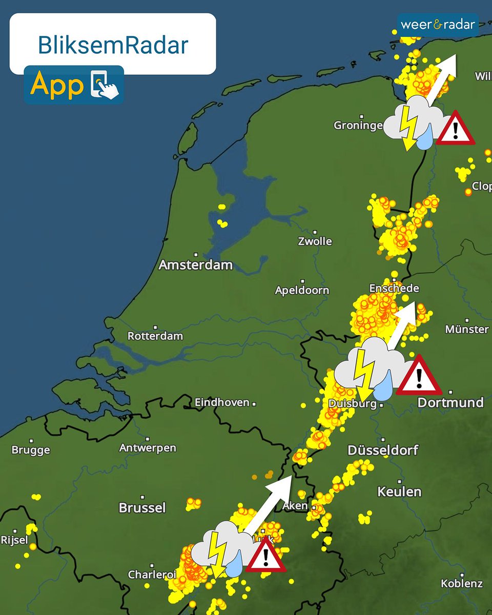weerenradar_nl's tweet image. +++ #Weerupdate woensdag 17:30u +++
Zoals verwacht vinden de sterkste #onweersbuien plaats in het oostelijke grensgebied, zoals te zien is op de BliksemRadar. Daar treden zware windstoten en hevige regenval op. Ook is daar zeer lokaal #hagel mogelijk.
#weerbericht #noodweer