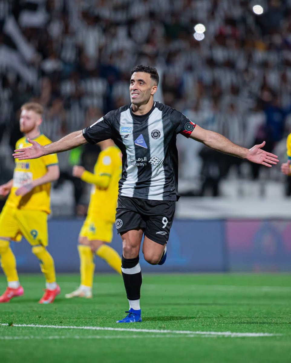 جاءت فكرة تعاقد #الهلال مع عبدالرزاق حمدالله لحاجة الفريق لخدماته بالإضافة لتواجد اللاعب في أمريكا حيث يقضي إجازته السنوية، ولم ينقطع اللاعب عن التدريبات حيث كانت هناك فكرة لمشاركته مع الوداد المغربي في البطولة ذاتها ..

#كاس_العالم_للأندية