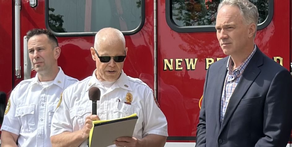 Mayor Jon Mitchell has announced the appointment of Deputy Chief Brian G. Medeiros as Fire Chief for the City of New Bedford.

newbedfordguide.com/mayor-mitchell…