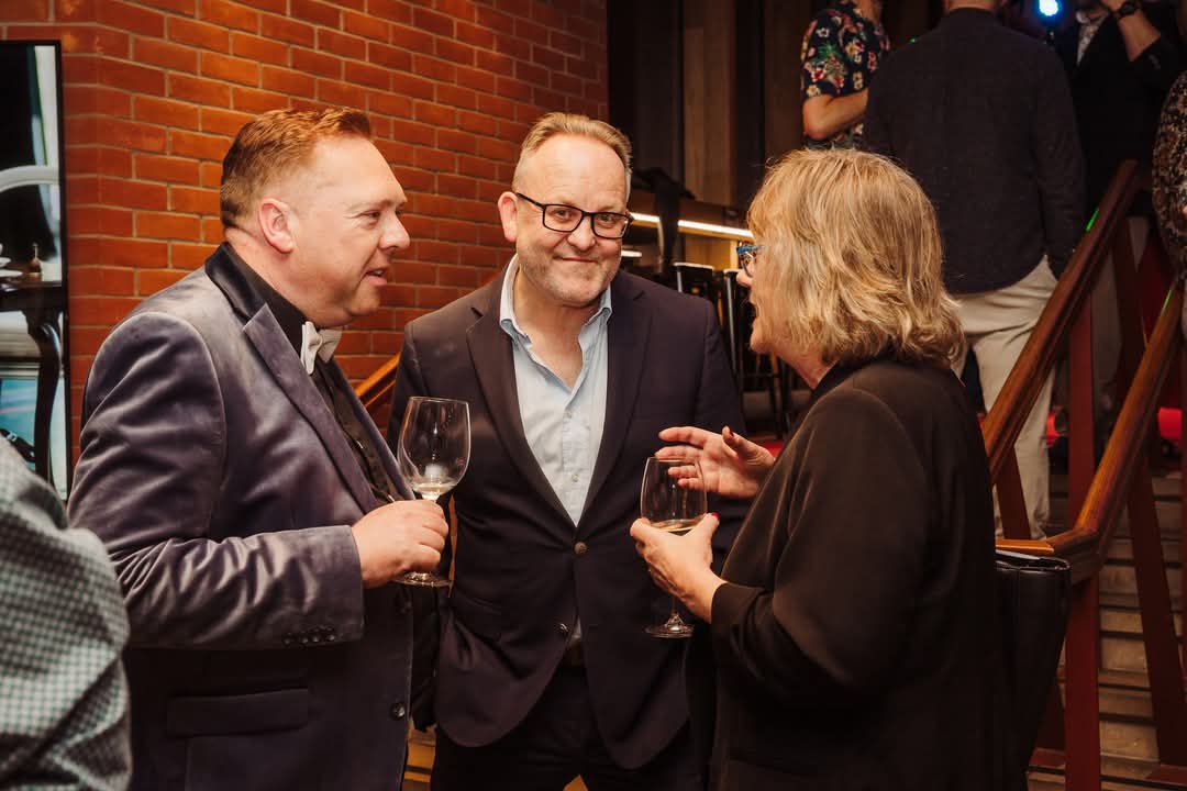 Robin Elliott (@robinelliott) on Twitter photo 📸 Have you been to see The Importance of Being Earnest at <a href="/LyricBelfast/">Lyric Theatre Belfast</a> ? Here are a few pics from the Opening Night.
Watch Robin & Jane's review here:
youtu.be/Dy7DjPa0Ci4?si…
The Importance Of Being Earnest runs until 6th July. 🎟 lyrictheatre.co.uk
<a href="/janeeliothardy/">Jane Hardy</a> 📸 Have you been to see The Importance of Being Earnest at <a href="/LyricBelfast/">Lyric Theatre Belfast</a> ? Here are a few pics from the Opening Night.
Watch Robin & Jane's review here:
youtu.be/Dy7DjPa0Ci4?si…
The Importance Of Being Earnest runs until 6th July. 🎟 lyrictheatre.co.uk
<a href="/janeeliothardy/">Jane Hardy</a>