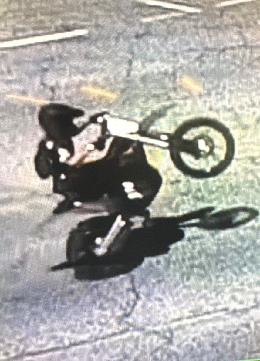 PeelPolice's tweet photo. Public Assistance Sought to identify the Rider of a Motorcycle

Read More:
https://t.co/bFAAi7wZs8 https://t.co/b0E8ZBgt0j