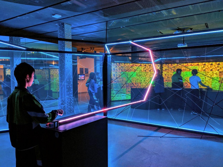 ArsGames's tweet photo. La #exposición itinerante de @ArsGames, "Videojuegos: los dos lados de la pantalla" ha llegado a Venezuela.

Una muestra única sobre el impacto cultural del videojuego que se podrá visitar en el @Museo_ciencias, y que se extenderá hasta mayo de 2026 🧵 https://t.co/1z1AyGabYq