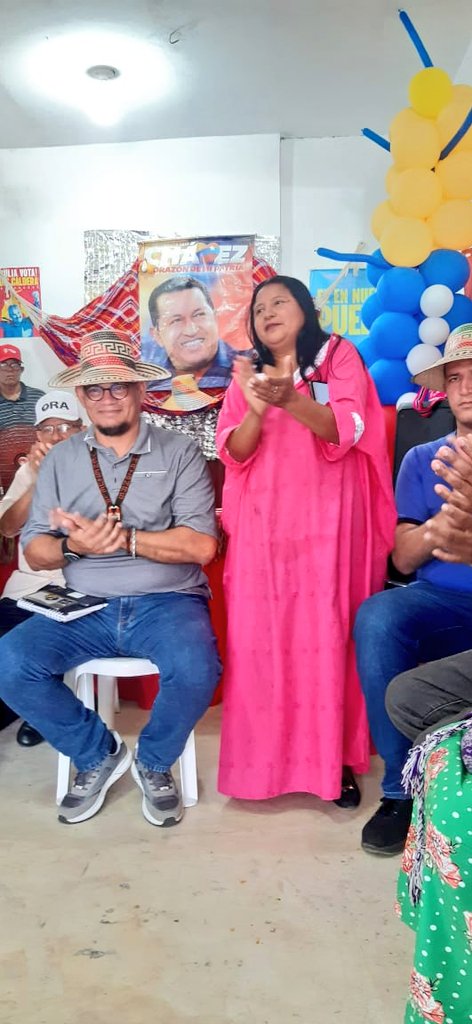 TupamaroMRT_'s tweet photo. #AlMomento|| Desde el municipio Sucre estado Zulia nuestro camarada Julio Portilla candidato a la alcaldía en reunión con los pueblos originarios y todas sus estructuras para la planificación de la victoria popular contundente de este próximo 27 de Julio.

#TupamaroEjemploDeLucha
#ComunaONada