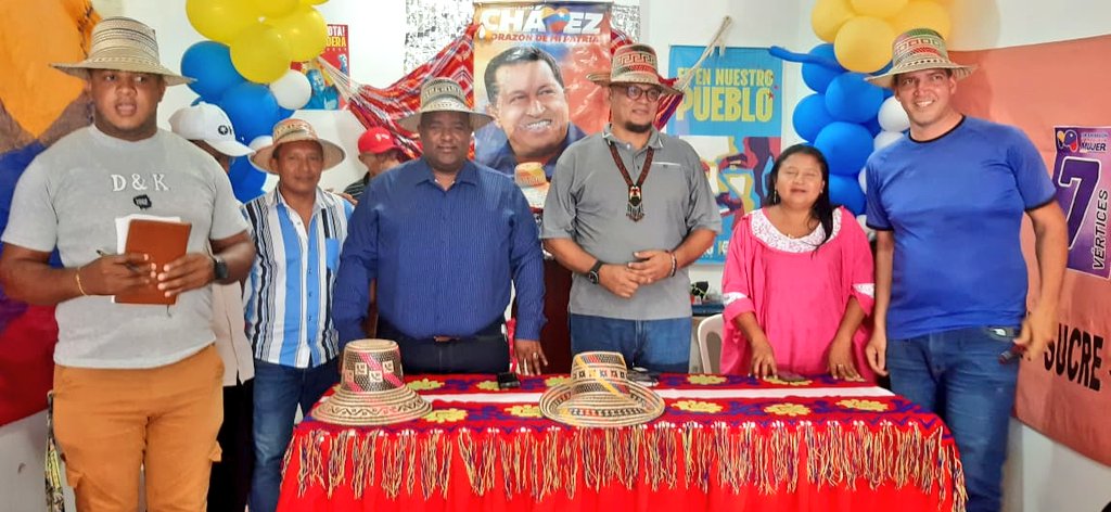 TupamaroMRT_'s tweet photo. #AlMomento|| Desde el municipio Sucre estado Zulia nuestro camarada Julio Portilla candidato a la alcaldía en reunión con los pueblos originarios y todas sus estructuras para la planificación de la victoria popular contundente de este próximo 27 de Julio.

#TupamaroEjemploDeLucha
#ComunaONada