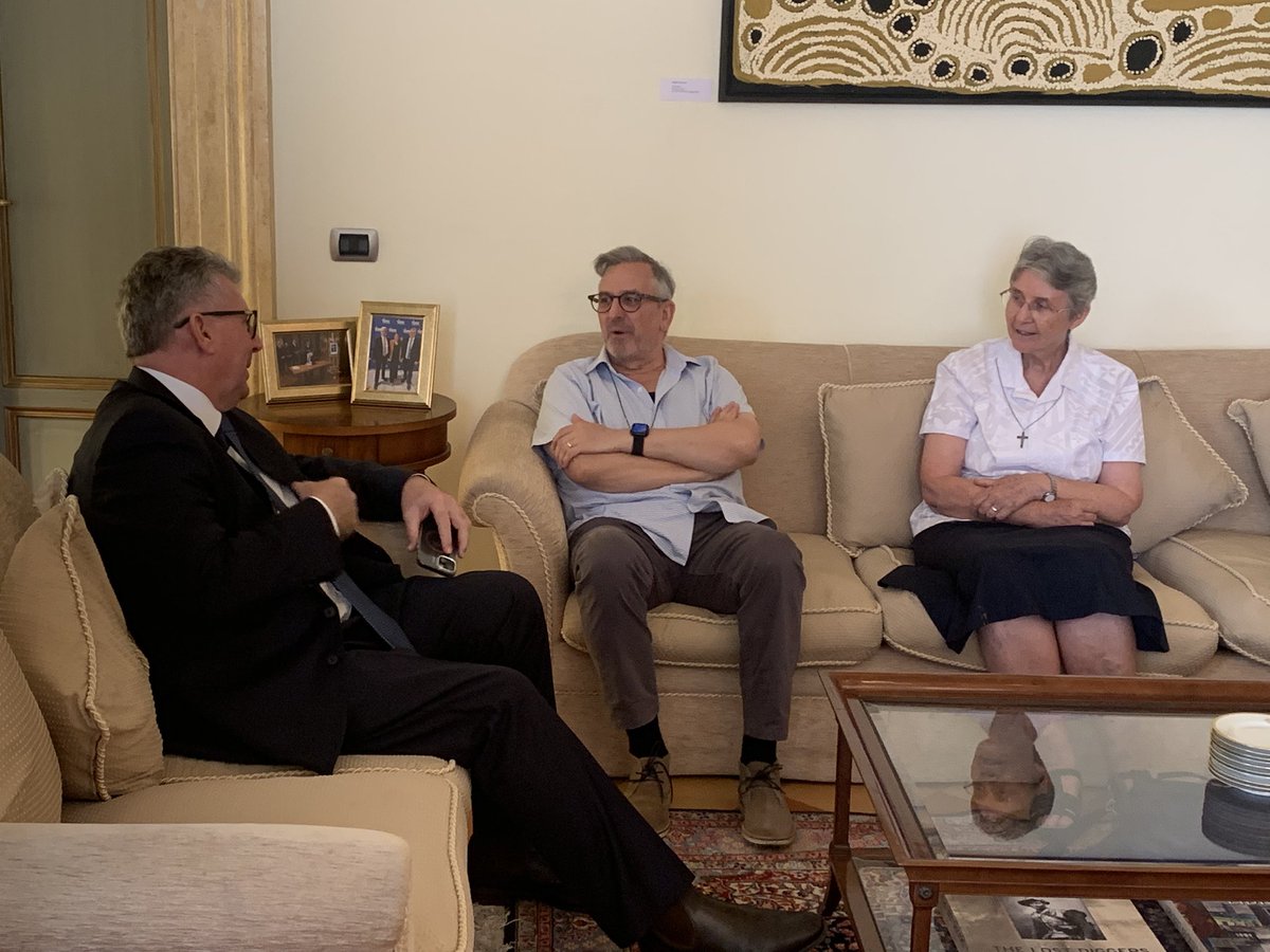 AusAmbHolySee's tweet image. It’s always a great pleasure to catch up with the community of religious and lay Australians at the Holy See and share a refreshment during this hot Roman summer.