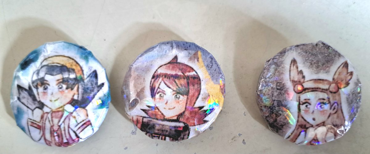 teaflowerss's tweet photo. I made button pins of Kris, Silver and Jasmine!
These are just prototypes, so they don't look the best 😅
#pokemon #pokemongsc #pokemonfanart https://t.co/HYZgTSU5lh