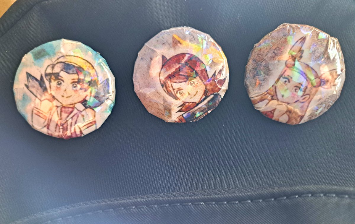 teaflowerss's tweet photo. I made button pins of Kris, Silver and Jasmine!
These are just prototypes, so they don't look the best 😅
#pokemon #pokemongsc #pokemonfanart https://t.co/HYZgTSU5lh