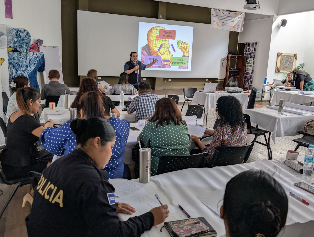 Colectiva de Mujeres tweet media