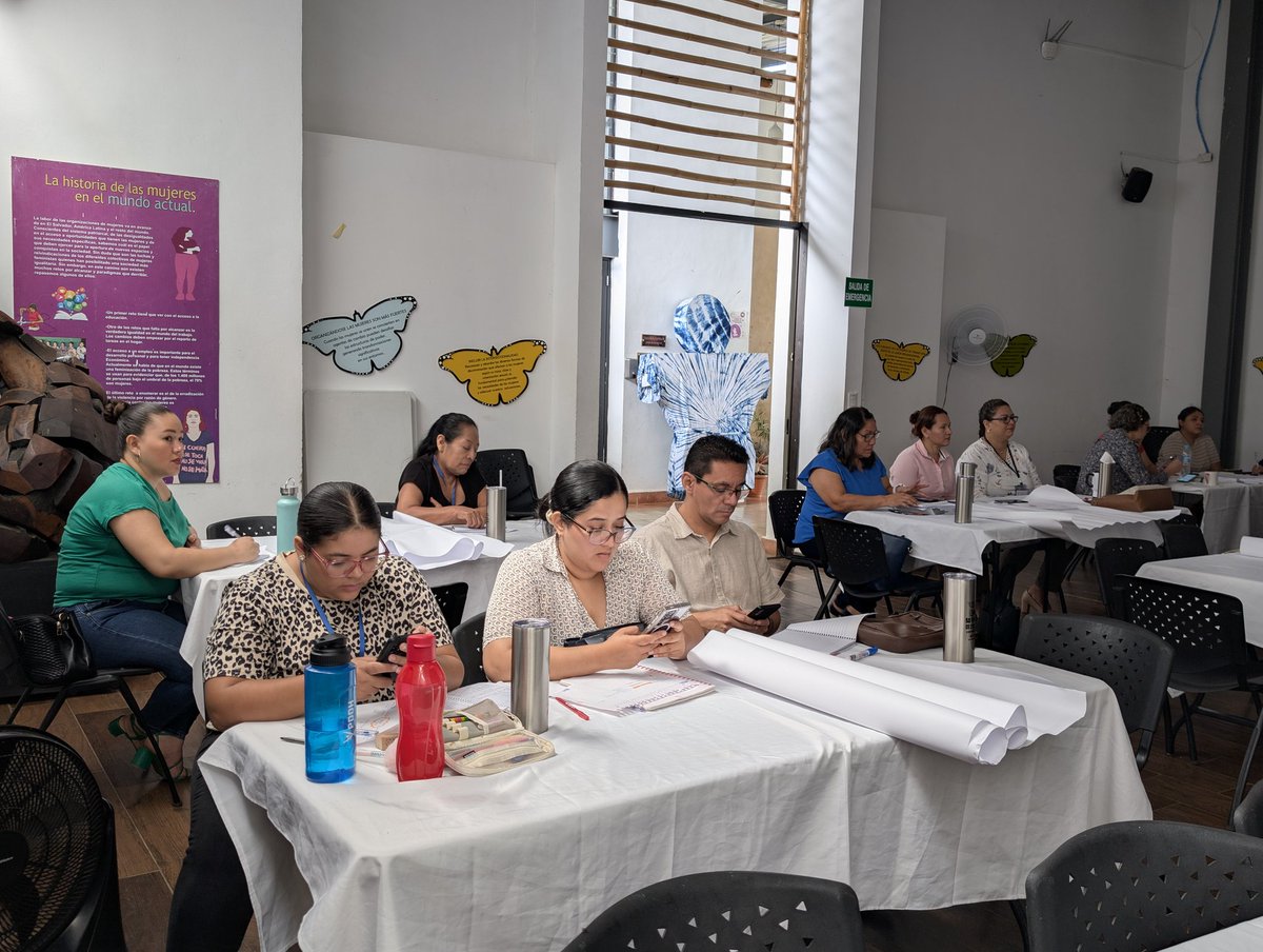 Colectiva de Mujeres tweet media