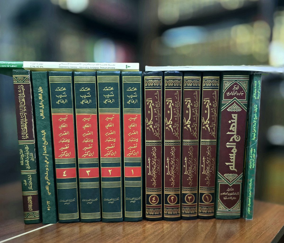 alharbi_722's tweet photo. 🎊 سحب على كتب وقفية 🎊

- اختصار تفسير ابن كثير 
- الإحكام شرح أصول الأحكام لابن قاسم
- متن دليل الطالب 
- منهاج المسلم 
- قاعد جليلة في التوسل والوسيلة
وبعض الكتيبات

👈للدخول في السحب إعادة التغريدة فقط . https://t.co/NwLr29nJnb
