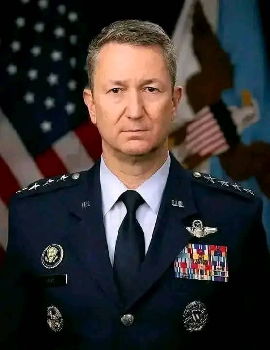 LitsaniChoukran's tweet photo. Nous venons  de nommer le général 4 étoiles Dan Caine, "officier général de Air-force avec mission de présider le mécanisme opérationnel de la neutralisation définitive à la fois des FDLR et le monitoring du désengagement des forces Rwandaises sur le sol Congolais". Trump n'a rien fait et il nous regarde. Tii ako baye biso. 

En passant , le général D. Caine est le président des chefs d’état-major interarmées, une fonction consultative, et non un commandant opérationnel engagé sur le terrain. 

Aucune source officielle en ce moment, mercredi 2 juillet à 17h44,  ni média crédible ne confirme cette affirmation.