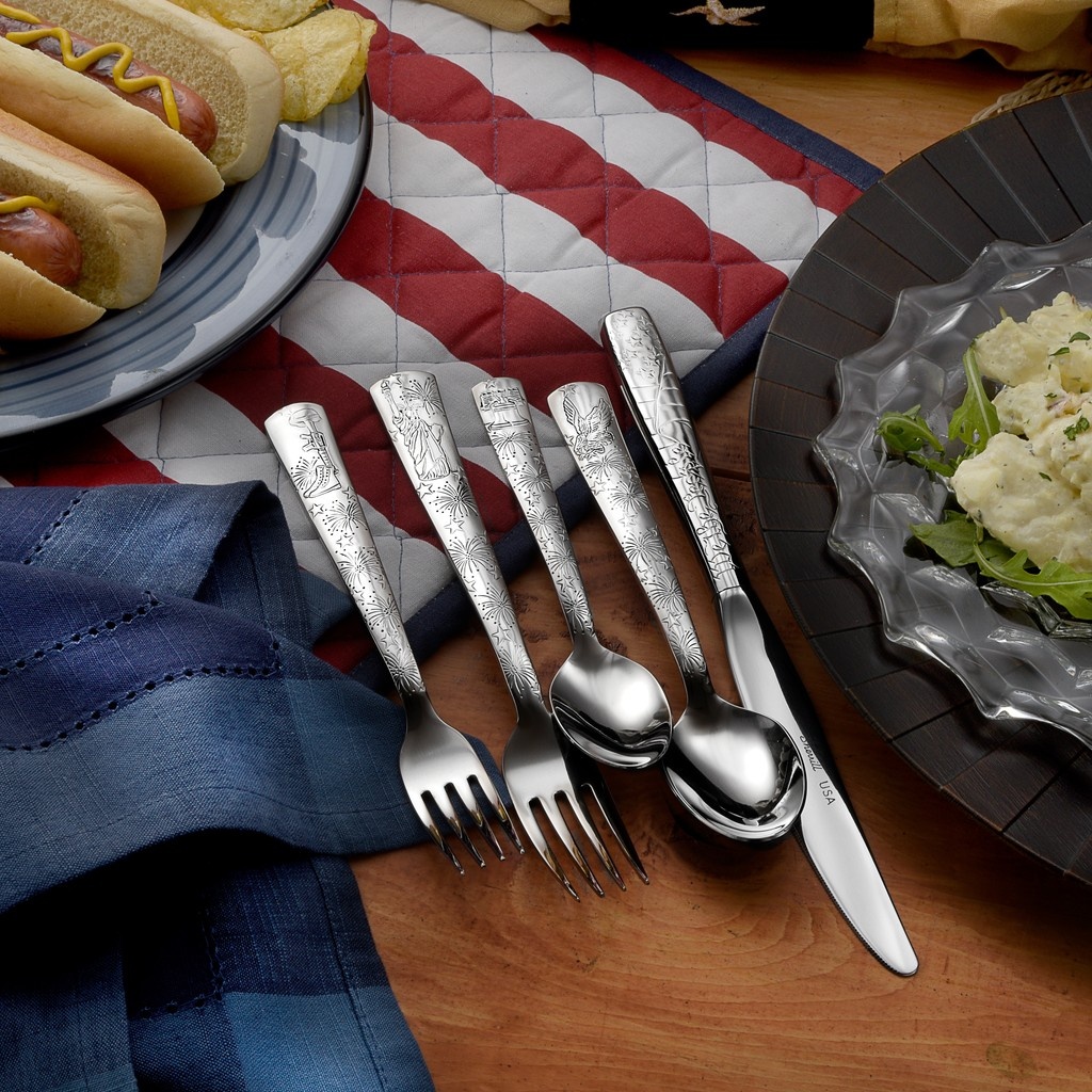 LibertyTabletop's tweet image. 🎆 The #4thofJuly is almost here! Get your table picnic-ready with 20% OFF all flatware! 🍴 #MadeintheUSA for All-American Meals. Save with code: FIREWORKS2025. Sale ends 7/10. 🛍️ 🍴 Shop now ▶️ libertytabletop.com/product-catego…