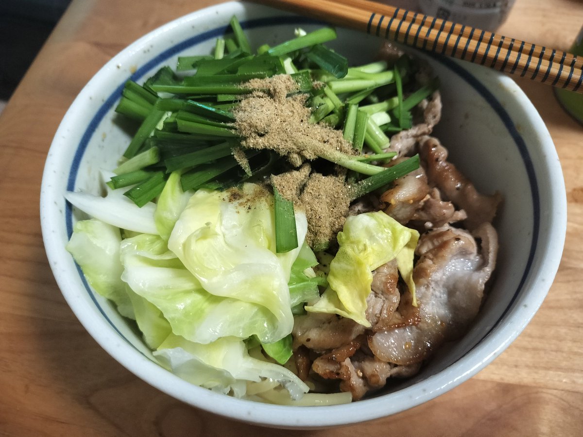 プログラム書いてたら0時まわってるやんけ😲
最初のプログラムだとやりたい事に限界を感じたから最近流行りの物体認識まで作り出したけど案外出来そう🤔
今日1日で画像アノテーションしてデータセット作ってYolo11のモデル作って認識するとこまで出来たぞ🤗
当初の目的忘れてるけど楽しい😁