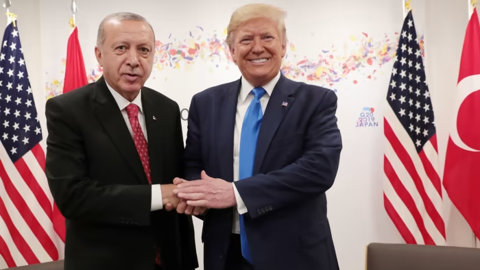 #Erdogan sta arrestando tutti gli oppositori politici per evitare di essere sconfitto alle elezioni. I #fascisti sono tutti uguali, in ogni Paese del mondo. E tra loro si annusano e si piacciono.