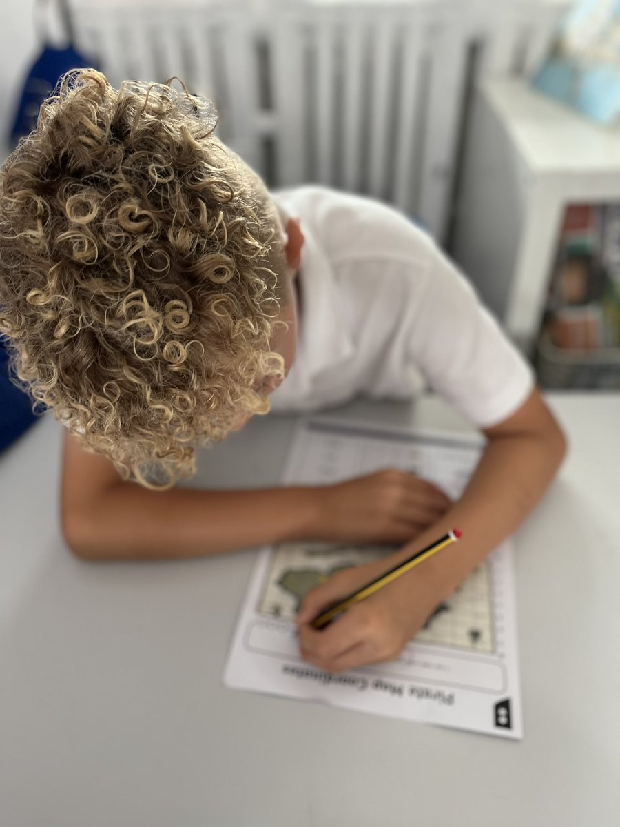 Samantha Hudson tweet media