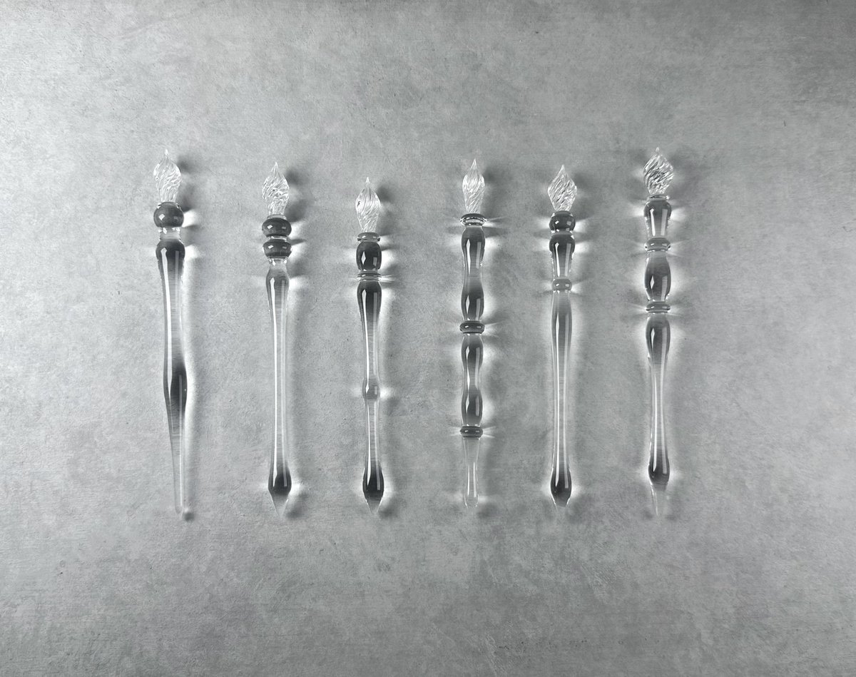 ちょっぴり生活を華やかにするガラス屋さん (@cyopihana_glass