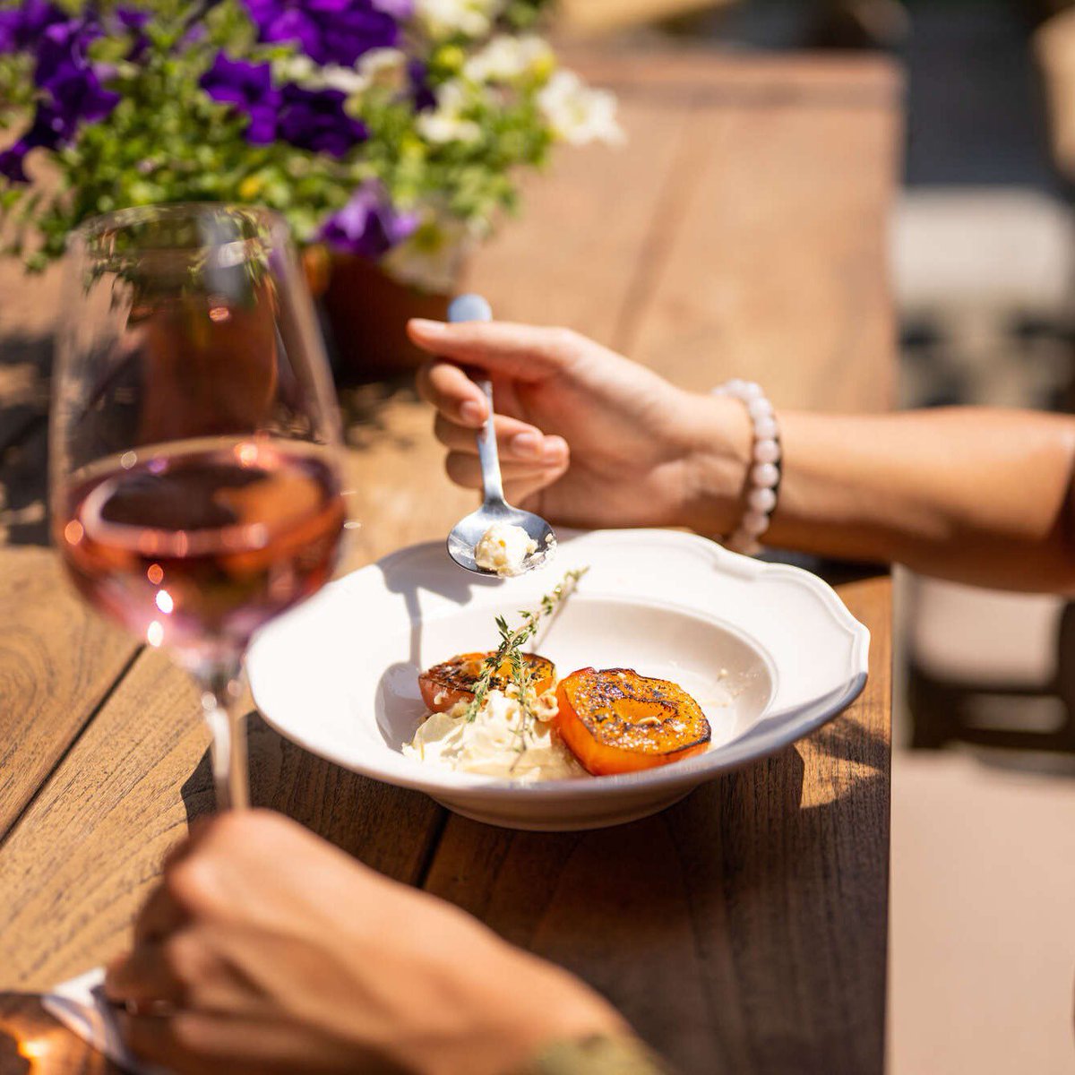 The_Guardhouse's tweet photo. Pull up a pew and tuck into our mouth-watering Summer Set Menu ☀️

Enjoy 2 courses for £18, or 3 courses for £22, available weekdays from 1st July - 29th August, excluding 25th August.

Book a table, or pop by and tuck in.

@YoungsPubs #summeratyoungs https://t.co/zG8EHctFgn