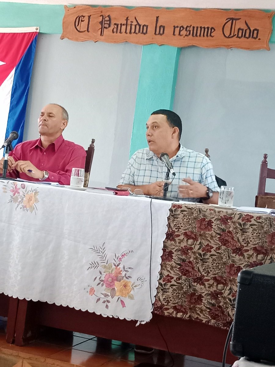 Durante la sesión del Pleno del Comité Mcpal del PCC en #Maisi  Fresnedy Cobos González  1er Secretario  de  esta  organización Partidista  en el territorio, plantea la necesidad de retomar espacios para el diálogo y la información con nuestro pueblo.