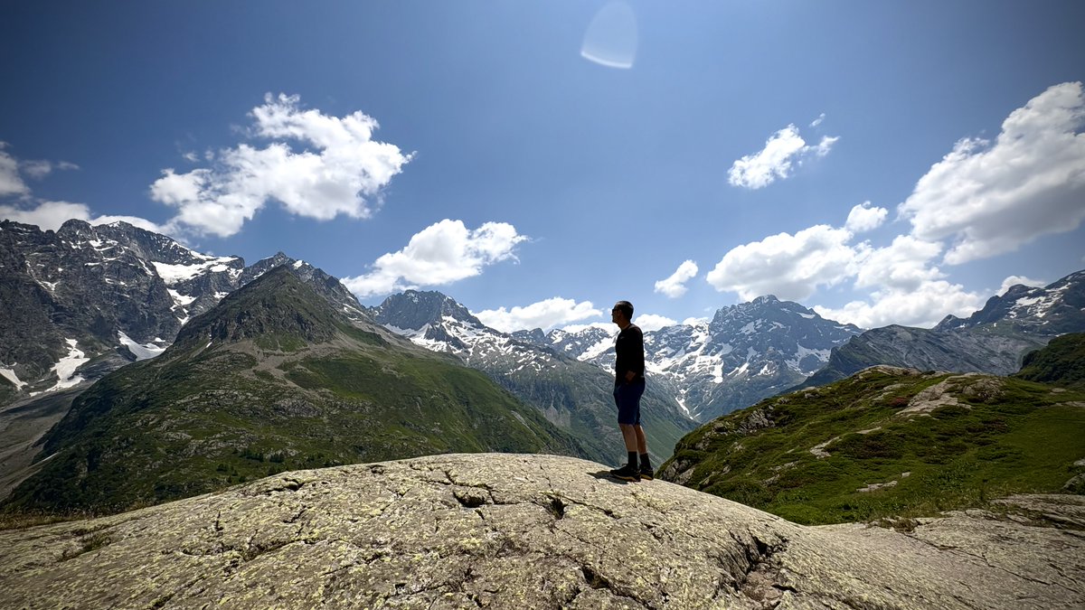 Professors Olivier Birot &amp; Emilie Roudier bring environmental physiology to life—connecting research, teaching, and real-world experience. 🌿🌡️

This Fall, explore it in KINE 4442 or KINE 4450—ideal for those passionate about the outdoors &amp; human performance! #Kinesiology #YorkU