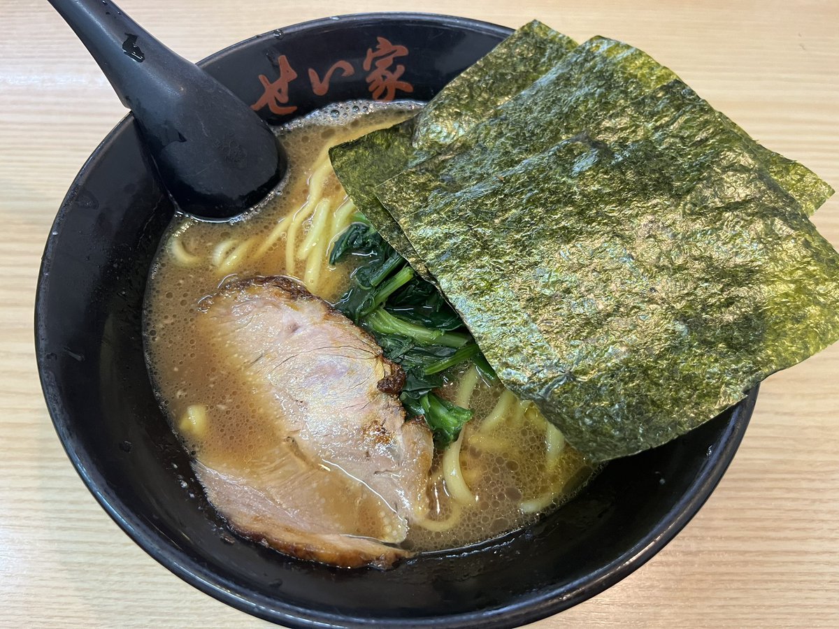 7/2下北沢LIVE HAUS
THE ROARatUSで出演しました🎹🎵
ご覧頂いた皆様ありがとうございました！！
メンバー皆めちゃ肩の力抜けた良きライブでケミストリー生まれてた感じしました✨️

ESP講師の大先輩でもあるベーシストのまぐちさんも観に来て頂いて嬉しかったです☺️

せい家もキメて優勝ッな一日🏆