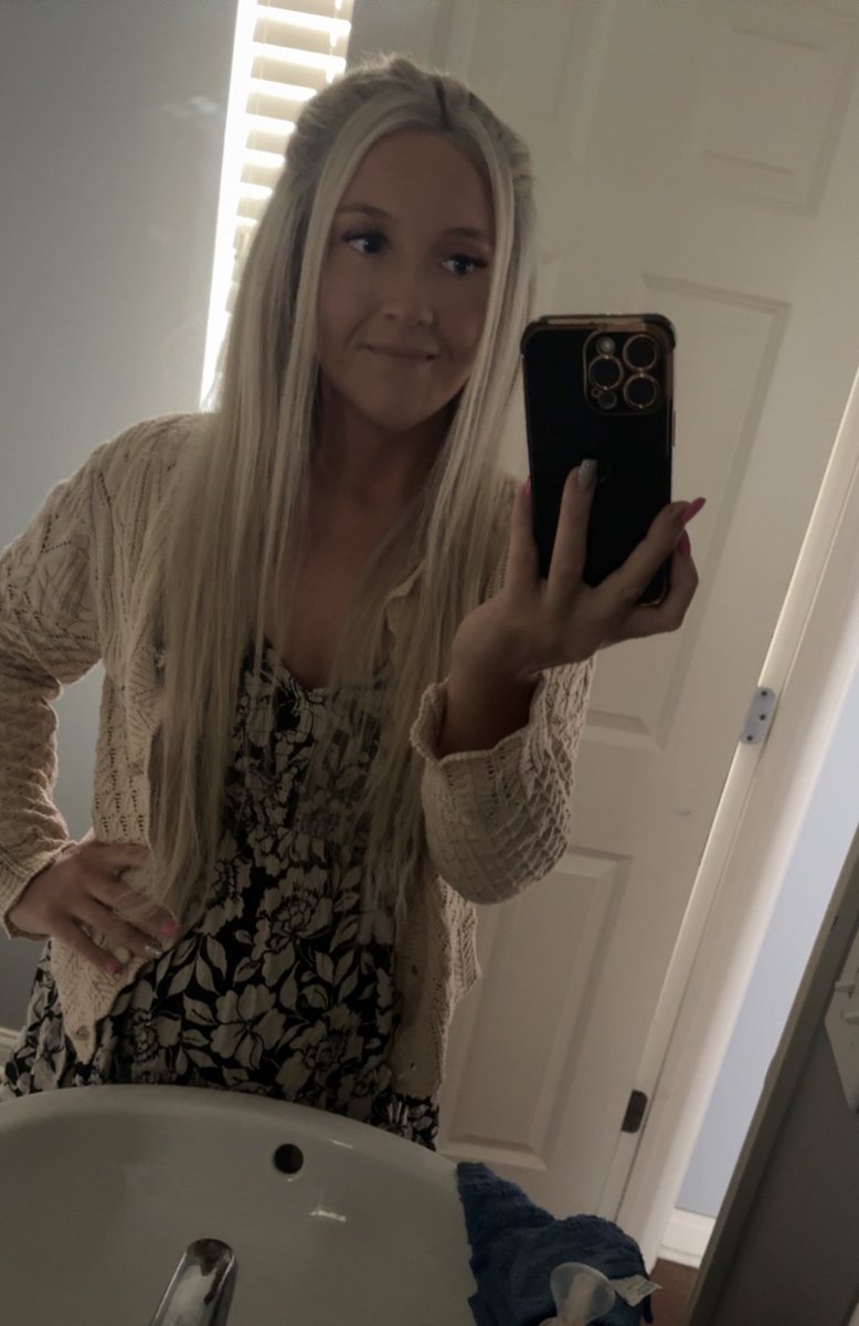 brookeemf's tweet photo. 🖤🖤 https://t.co/UeN3lwfd7J