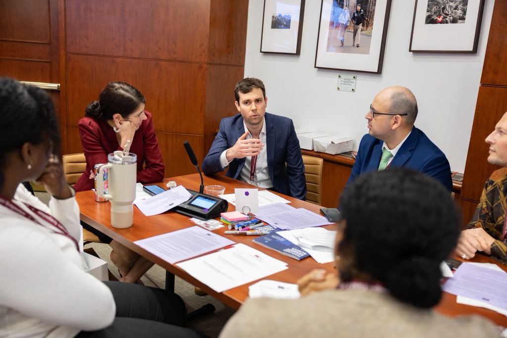MassLtGov's tweet photo. As Mayor of Salem, I had the chance to work with the @Kennedy_School and Field Lab alums. These students get hands on experience and help us solve real problems communities across Massachusetts face everyday! 

Great to join the 20th Field Lab Symposium last month and encourage these future leaders to continue careers in public service!