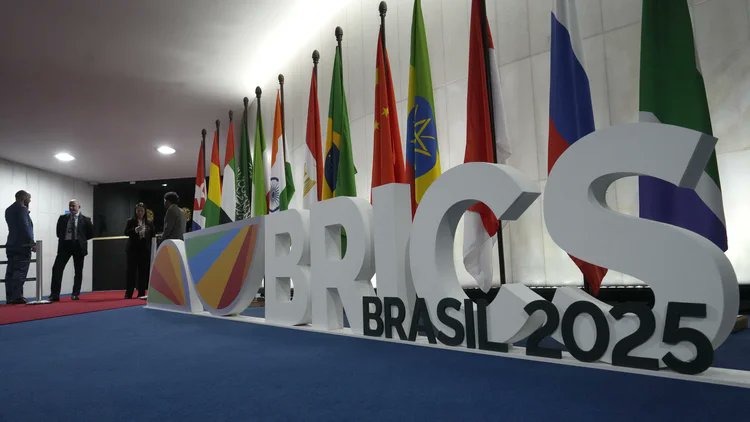 #BRICS🌐

📌 Challenges on the way to the summit in Rio de Janeiro

🇧🇷 Can Lula turn the BRICS summit into a win for Brazil’s global role?

‼️ This Sunday and Monday, Rio hosts the BRICS summit. Dr. Hans-Dieter Holtzmann analyzes the key challenges for Brazil’s presidency.

🔗