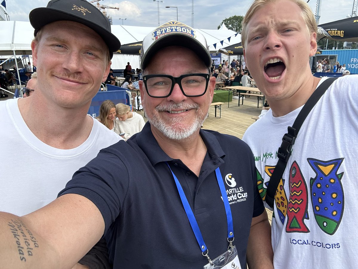 JoakimGeigert's tweet photo. Finbesök på #PartilleWorldCup Landslagsspelarna och fd Sävehofs egna produkter Jonte Edvardsson och Simon Möller. https://t.co/cd4pi7CfE3