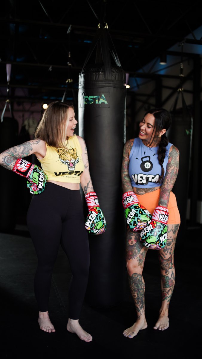 Simran_Modhera's tweet image. Meet the women powering Vesta Boxing — leaders, fighters, and changemakers redefining what strength looks like in Atlanta. This is more than fitness. This is a movement built by women, for everyone
#WomenInFitness #VestaBoxing #StrongWomenStrongCommunity #AtlantaWellness