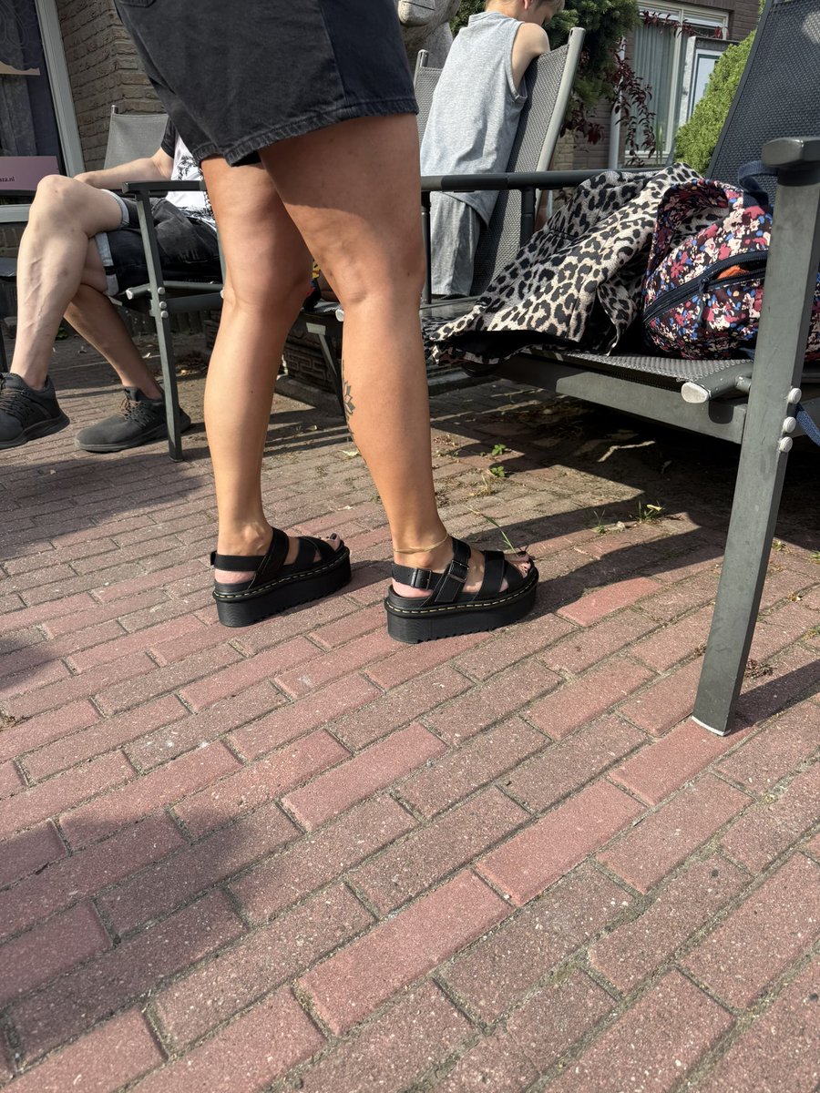 EmensTransport's tweet photo. @DeventerGem mag mijn vrouw ook optreden aanstaande zaterdag bij Deventer op stelten https://t.co/WEFFrHB3CQ