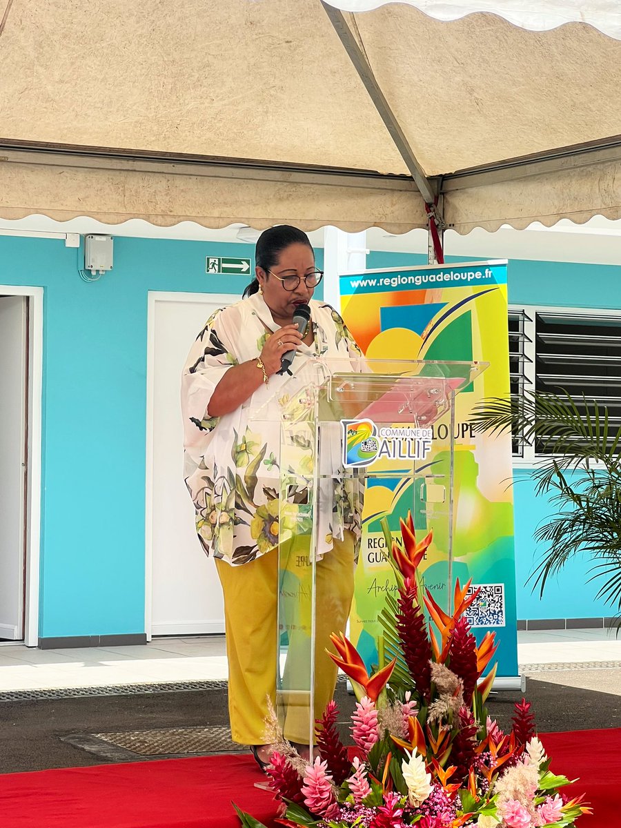 olnic1974's tweet photo. Au côté de notre camarade Marie-Yveline PONCHATEAU, maire de Baillif, pour l’inauguration de l’école Gratien Candace, reconstruite par le @CRGuadeloupe avec le soutien des fonds européens et de l’Etat, grâce à la ténacité d’une maire tenace et engagée pour sa population. https://t.co/GubItK4bma