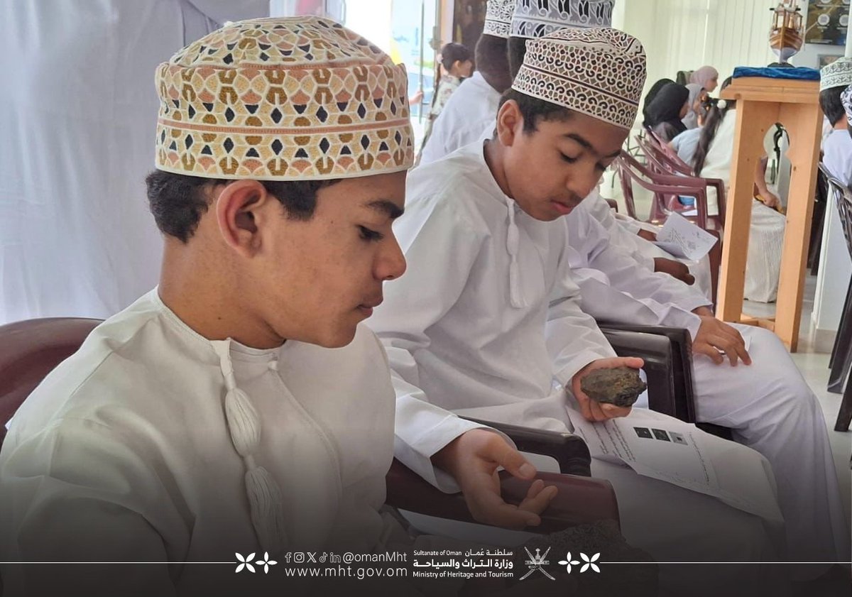 OmanMHT's tweet photo. نفّذت الوزارة ضمن فعاليات البرامج الصيفية (صيفنا ريادة وإبداع) ورشتين للأطفال بعنوان “السياحة.. صناعة العصر” و”النيازك في سلطنة عمان” بالتعاون مع مكتب محافظ شمال الباطنة وتضمنت زيارات افتراضية لمواقع سياحية إلى جانب أنشطة تفاعلية تهدف إلى تعزيز الوعي السياحي لدى النشء.
#تراث_وسياحة