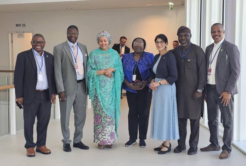 MatthewAdepoju6's tweet image. Productive meeting with UN DSG @AminaJMohammed at #COPUOS.
Space tech is key to achieving the #SDGs. NASRDA is committed. 🚀🌍
#NASRDA #SpaceForDevelopment #InternationalCooperation #AfricaInSpace