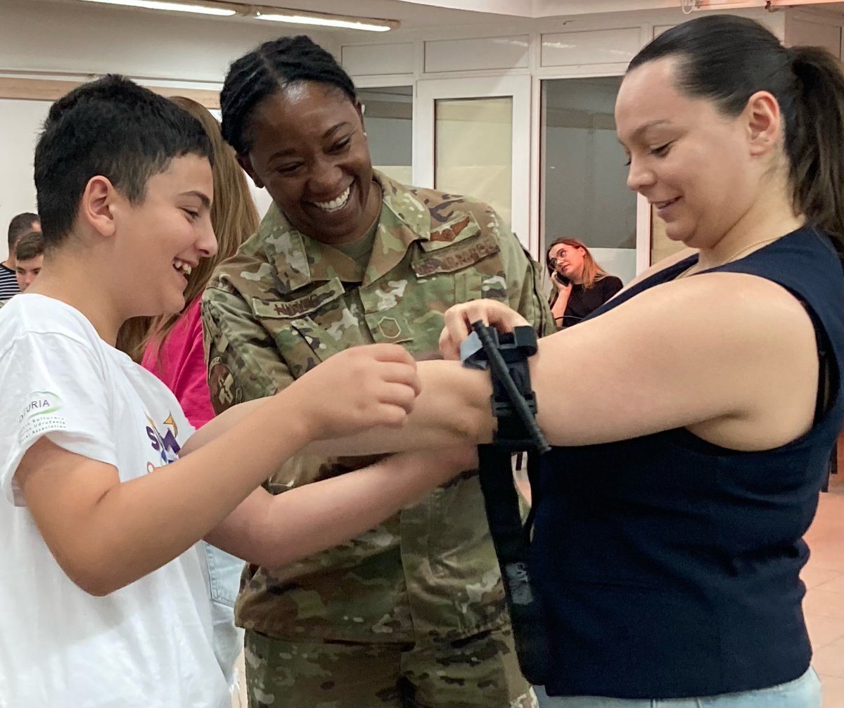 HQUSAFEAFAF's tweet photo. 📍Bujanovac, Serbia
Col. Thomas Stamp, USAFE-AFAFRICA Command Surgeon, and his staff joined the Ohio National Guard and Allied/partner medical teams at #PlatinumWolf25
Read more here👇
https://t.co/aZA4ybhOQT
#USAFE #BMTF #MedicalReadiness #AlliedStrong #DefenseDiplomacy https://t.co/hiDaAYy36z