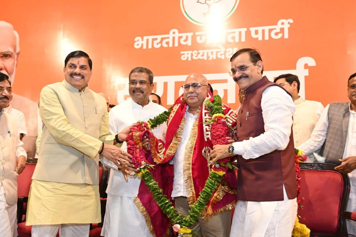 George Kurian (@georgekurianbjp) on Twitter photo Congratulations to Shri Hemant Khandelwal Ji on being elected as the new State President of BJP Madhya Pradesh. Wishing you great success in the new role taking forward the vision of Viksit Bharat under PM Shri
<a href="/narendramodi/">Narendra Modi</a> Ji's leadership.
<a href="/Hkhandelwal1964/">Hemant Khandelwal</a> <a href="/BJP4MP/">BJP Madhya Pradesh</a> Congratulations to Shri Hemant Khandelwal Ji on being elected as the new State President of BJP Madhya Pradesh. Wishing you great success in the new role taking forward the vision of Viksit Bharat under PM Shri
<a href="/narendramodi/">Narendra Modi</a> Ji's leadership.
<a href="/Hkhandelwal1964/">Hemant Khandelwal</a> <a href="/BJP4MP/">BJP Madhya Pradesh</a>