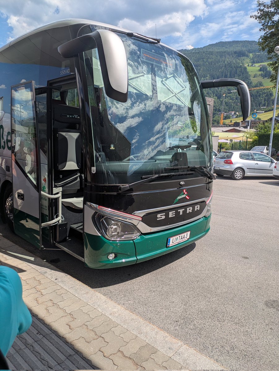 Jamie8052's tweet photo. Funny looking train... An Austrian rail replacement bus was not how I planned to be spending my afternoon. https://t.co/kRAtax1E87