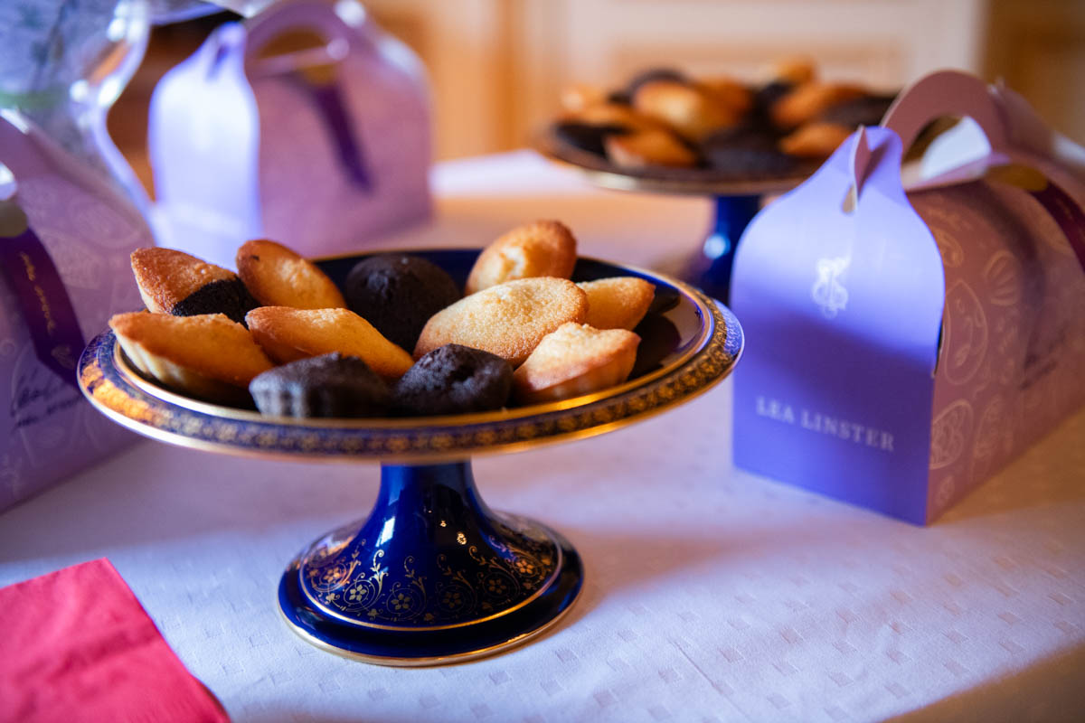 ClaireLignieres's tweet photo. Remise des insignes de Chevalier de l'Ordre national du Mérite à Madame Léa Linster, cheffe 🇱🇺 exceptionnelle, référence en matière de haute gastronomie et seule femme au monde à avoir remporté le Bocuse d'or 🥇! Félicitations 👏
©️ LaLa La Photo https://t.co/g2JQOXpmoc