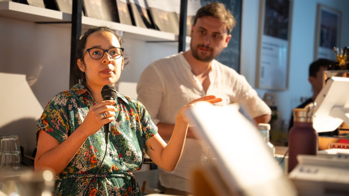 revistalate's tweet photo. Después de 8 años en la virtualidad estamos en papel!

Gracias a quienes formaron parte de este recorrido, a quienes estuvieron el sábado con nosotros en Madrid y a los futuros lectores que tendrán en mano este ejemplar! 

Ya pueden conseguirla aquí 👉 https://t.co/mE7qMnBFCJ https://t.co/JhSt5054Ec