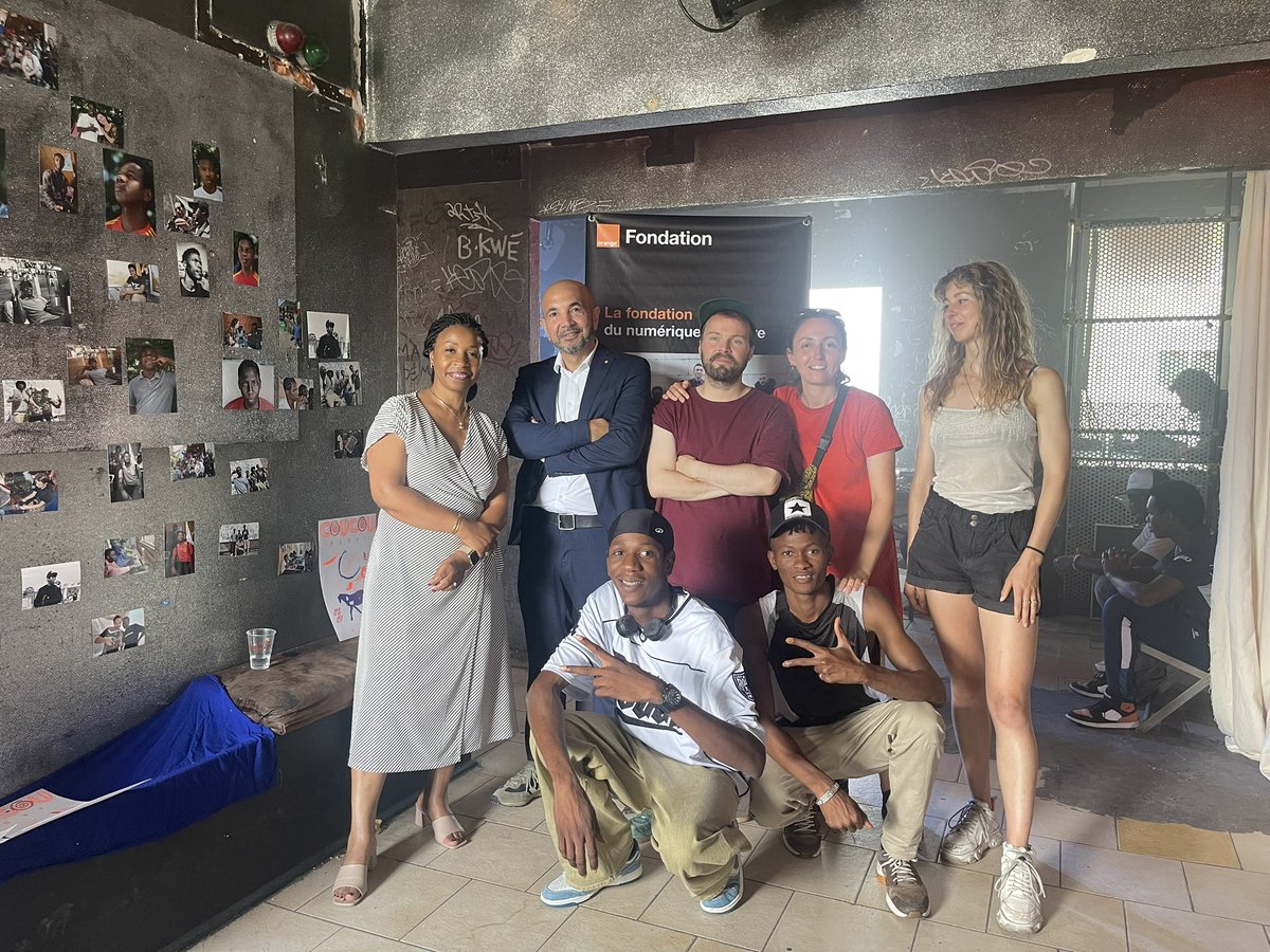 🎤Concert de jeunes primo-arrivants de Coucou Crew. Ils ont appris à mixer, sampler, enregistrer des sons, créer des playlists, se sont initiés à la régie son et lumière et ont conçu la communication de l’événement.
Bravo pour toute cette belle énergie 👏🏾