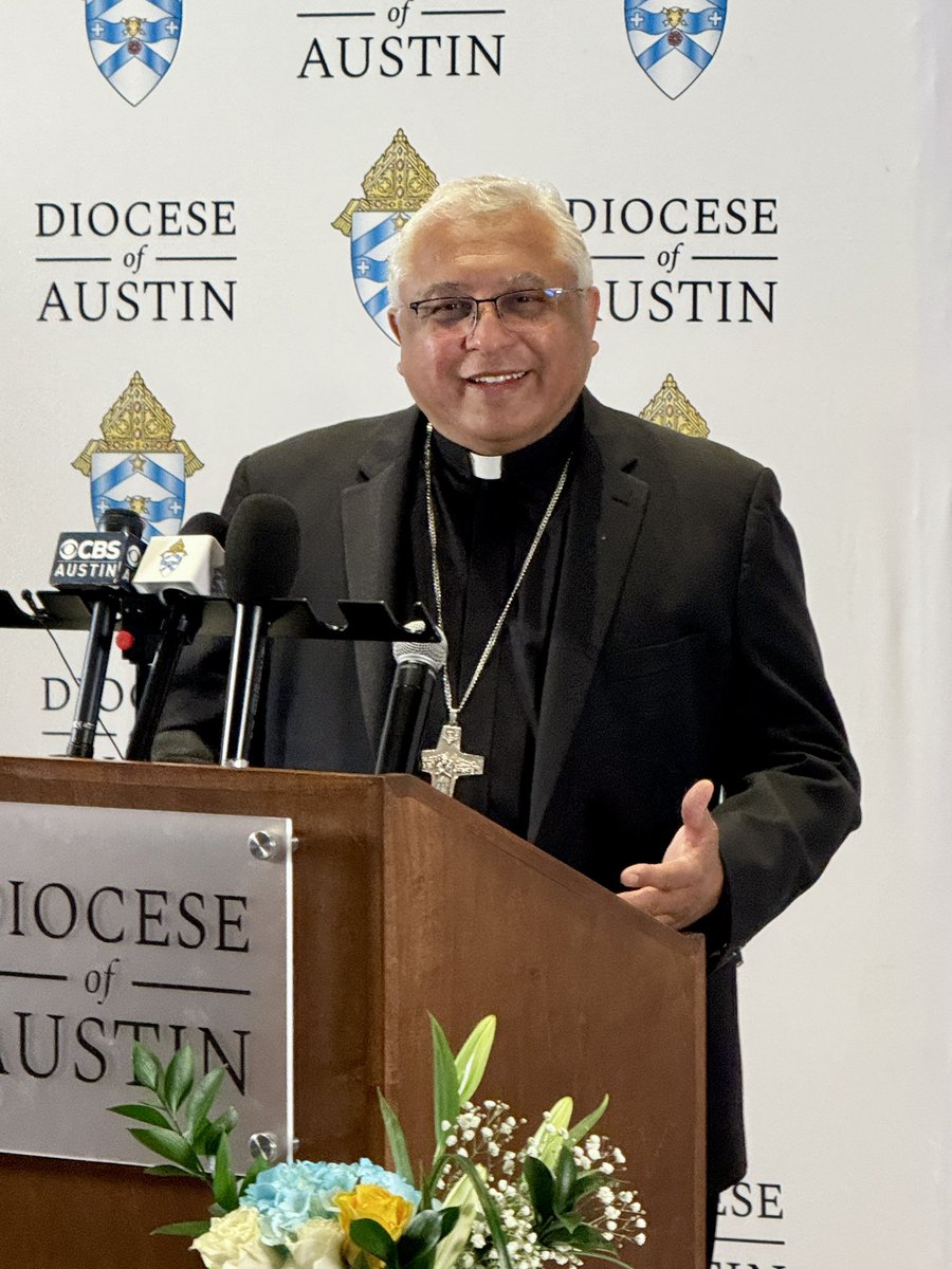 BettieCrossTV's tweet image. Pope Leo XIV just appointed Bishop Daniel E. Garcia as the sixth Bishop of the Diocese of Austin.
Bishop Garcia is a native Texan who served the Diocese of Austin as an Auxiliary Bishop from 2015 to 2019 before he became Bishop of Monterey in California. @cbsaustin