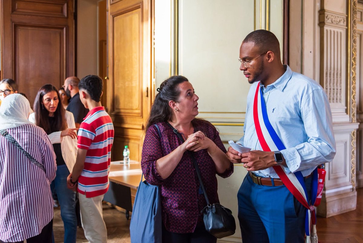 v_narbonnais's tweet photo. 🎓 Félicitations aux stagiaires de #Colombes !

Stages en 3e, post-bac ou supérieur : un 1er pas vers le monde pro, une rencontre humaine et un déclic parfois.

🙏🏽 Merci aux jeunes, aux tuteurs, aux équipes & aux partenaires.

On continue à créer des opportunités ! 👏🏽
#ÉgalitéDesChances