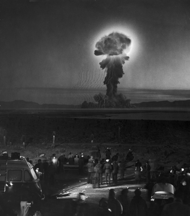 XBOMRadio's tweet photo. Blowing stuff up this weekend? ☢️ ▶️ https://t.co/C1J4cN2qVD 🎶 #atomicage #oldies #retro #radio 📻 #fallout #oldiesradio #postapocalyptic #4thOfJuly #IndependenceDay https://t.co/6DVWW3lJdI