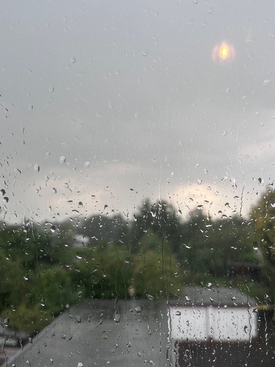 Sabah sıcaktan cayır cayır yanıyon 
Akşam böyle 
Sizin ayarınızı s…..