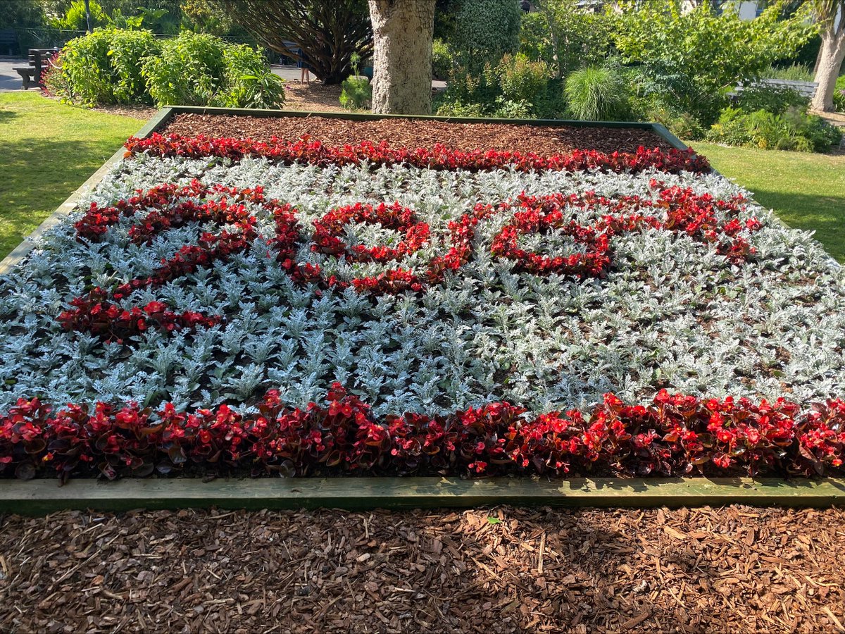 Rail's bicentenary is really blossoming.  Here's a glorious floral display celebrating #Railway200 in the Royal Avenue Gardens in Dartmouth, Devon.