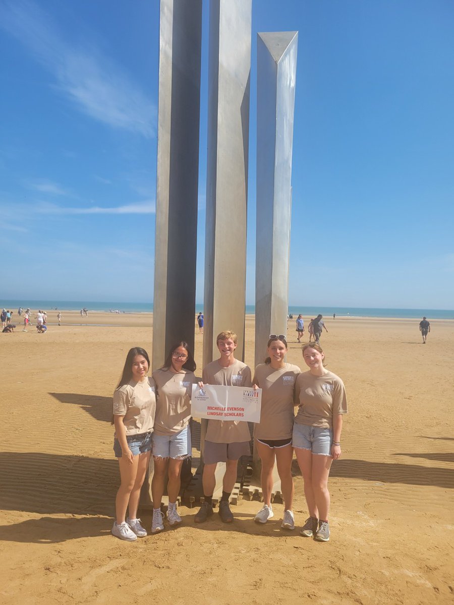 NKCEdFoundation's tweet image. Our 9 @nkcschools Normandy Academy scholars are off! 🇫🇷Half are in France already visiting Omaha Beach & Longues-sur-Mer, and the rest just started their experience at the @WWIImuseum & will play to Paris tomorrow!
TY Jedel Family Foundation, Linda Holwick Bond & all our donors!