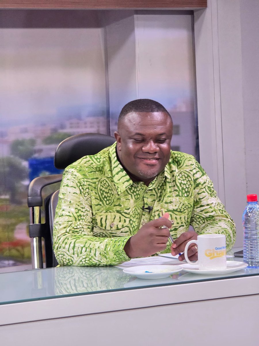 adomakomens's tweet image. This morning on @metrotvgh Good Morning Ghana program with uncle Kwasi Pratt Jnr. 

Below is the link to our discussions

facebook.com/share/v/1YfX6o…

As usual for God and Country.

#afigyakwabrenorthisrising
#GetOnBoard
#MyWordMyBond