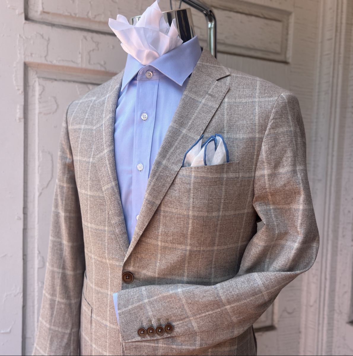 cahalys's tweet photo. Midweek outfit check ‼️ https://t.co/x5HwsB4wjM